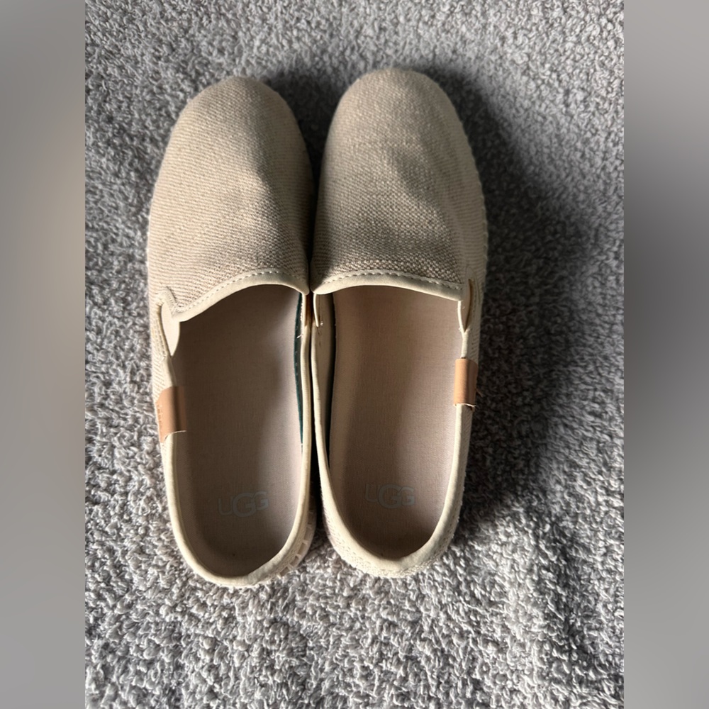 UGG Women’s Delu Sneakers - Picture 4 of 11